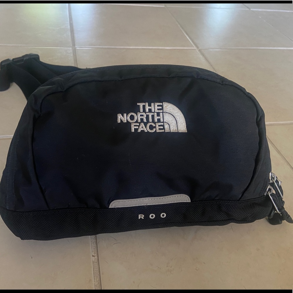 North Face Fanny Pack : In Great Condition!